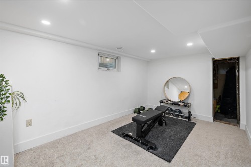9851 86 Avenue Nw, Edmonton, AB - Indoor