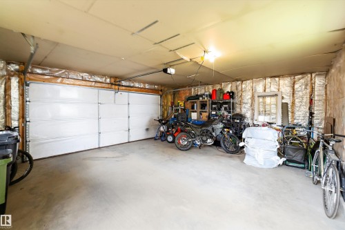 9851 86 Avenue Nw, Edmonton, AB - Indoor Photo Showing Garage