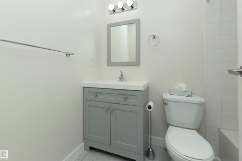 #458 10520 120 St Nw, Edmonton, AB - Indoor Photo Showing Bathroom