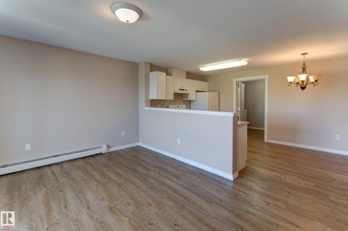 #326 2741 55 St Nw, Edmonton, AB - Indoor Photo Showing Kitchen