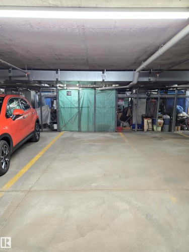 #326 2741 55 St Nw, Edmonton, AB - Indoor Photo Showing Garage