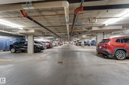 #326 2741 55 St Nw, Edmonton, AB - Indoor Photo Showing Garage