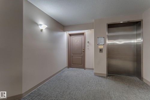 #326 2741 55 St Nw, Edmonton, AB - Indoor Photo Showing Other Room
