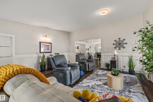 7 William Bell Drive, Leduc, AB - Indoor Photo Showing Living Room