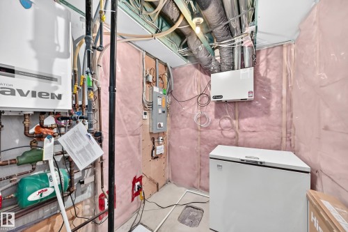 15908 10 Avenue Sw, Edmonton, AB - Indoor