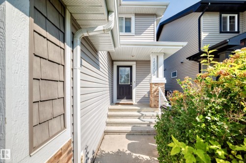 15908 10 Avenue Sw, Edmonton, AB - Outdoor