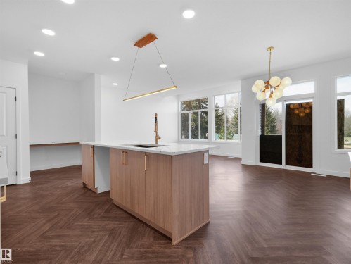 1733 Crossbill Loop Nw, Edmonton, AB - Indoor Photo Showing Kitchen