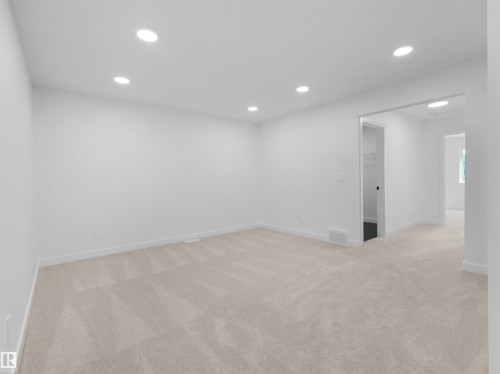1733 Crossbill Loop Nw, Edmonton, AB - Indoor Photo Showing Other Room