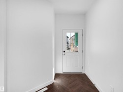 1733 Crossbill Loop NW  Edmonton, AB T5S 0Y6