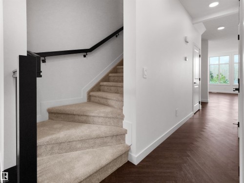 1733 Crossbill Loop Nw, Edmonton, AB - Indoor Photo Showing Other Room