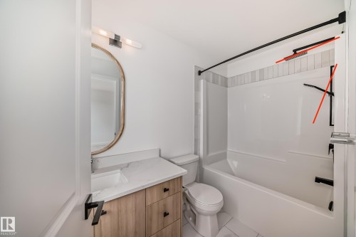 2108 Crossbill Lane Nw, Edmonton, AB - Indoor Photo Showing Bathroom