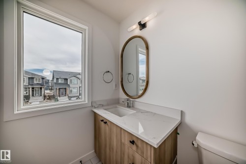 2108 Crossbill Lane Nw, Edmonton, AB - Indoor Photo Showing Bathroom