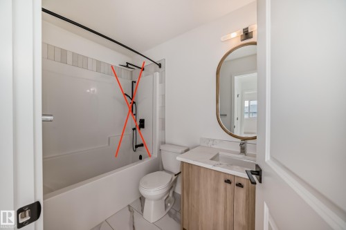 2108 Crossbill Lane Nw, Edmonton, AB - Indoor Photo Showing Bathroom