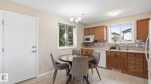 8230 71 Street Nw, Edmonton, AB - Indoor