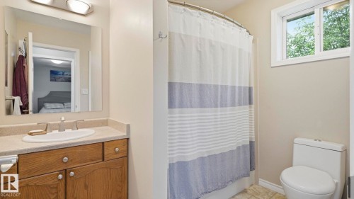 8230 71 Street Nw, Edmonton, AB - Indoor Photo Showing Bathroom