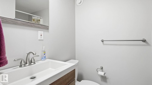 8230 71 Street Nw, Edmonton, AB - Indoor Photo Showing Bathroom
