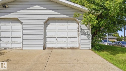 8230 71 Street Nw, Edmonton, AB - Outdoor