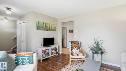 8230 71 Street Nw, Edmonton, AB - Indoor