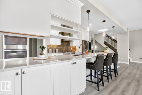 371 Simpkins Wynd, Leduc, AB - Indoor Photo Showing Kitchen With Upgraded Kitchen