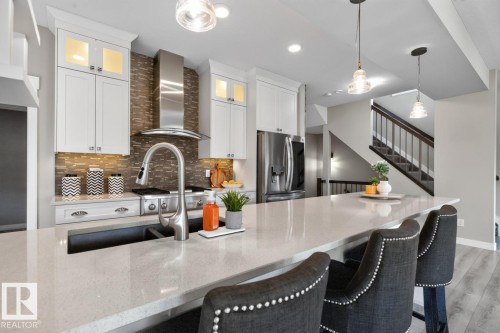 371 Simpkins Wynd, Leduc, AB - Indoor Photo Showing Kitchen With Upgraded Kitchen