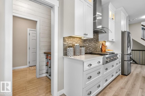 371 Simpkins Wynd, Leduc, AB - Indoor Photo Showing Kitchen With Upgraded Kitchen