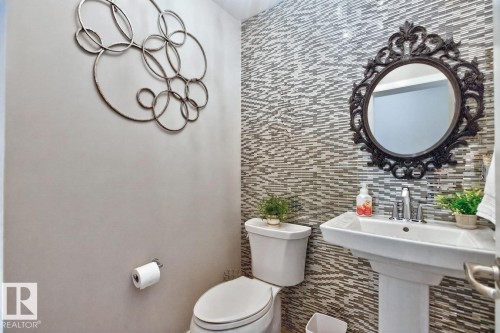 371 Simpkins Wynd, Leduc, AB - Indoor Photo Showing Bathroom