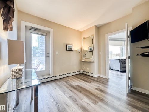 #703 10152 104 St Nw, Edmonton, AB - Indoor Photo Showing Other Room