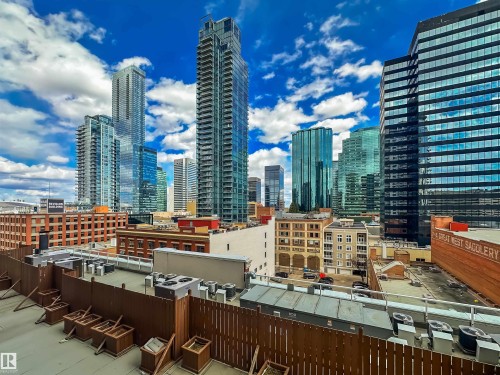 #703 10152 104 St Nw, Edmonton, AB - Outdoor