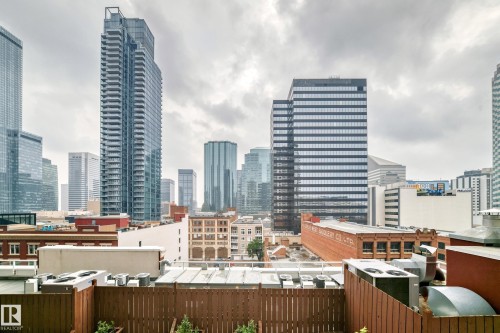 #703 10152 104 St Nw, Edmonton, AB - Outdoor With Facade