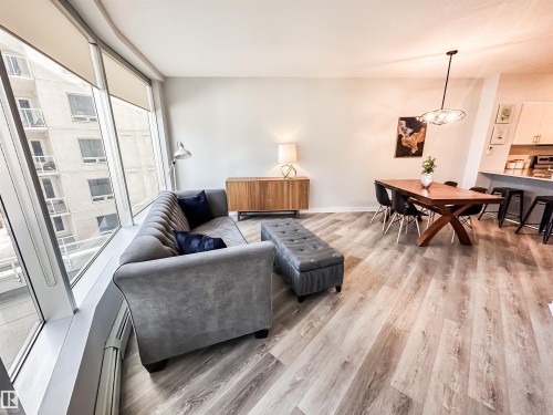 #703 10152 104 St Nw, Edmonton, AB - Indoor Photo Showing Living Room