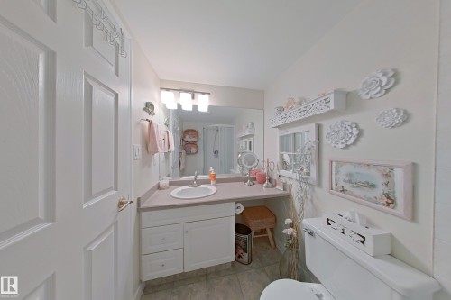 #203 9760 174 St Nw, Edmonton, AB - Indoor Photo Showing Bathroom
