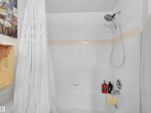 #203 9760 174 St Nw, Edmonton, AB - Indoor Photo Showing Bathroom