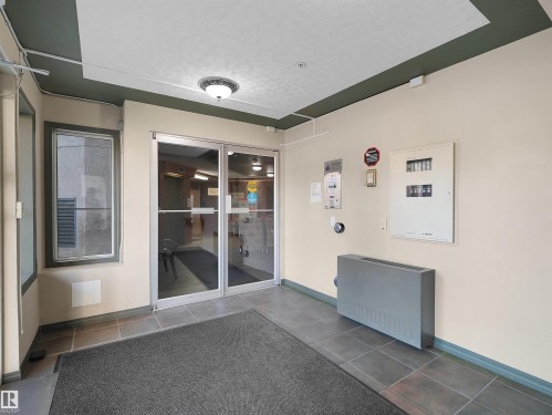 #203 9760 174 St Nw, Edmonton, AB - Indoor Photo Showing Other Room