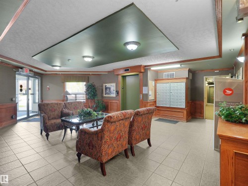 #203 9760 174 St Nw, Edmonton, AB - Indoor