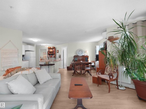 #203 9760 174 St Nw, Edmonton, AB - Indoor Photo Showing Living Room