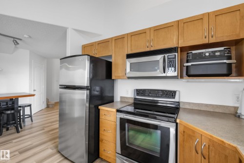 #430 3425 19 St Nw, Edmonton, AB - Indoor Photo Showing Kitchen