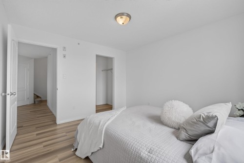#430 3425 19 St Nw, Edmonton, AB - Indoor Photo Showing Bedroom