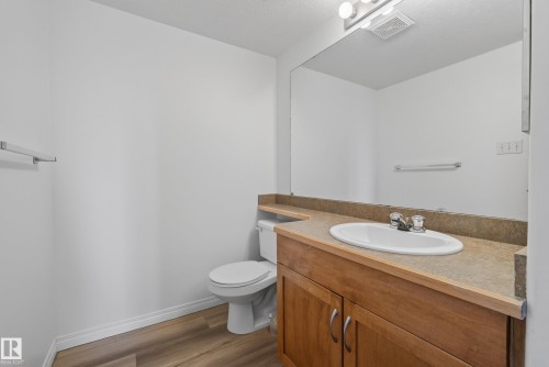 #430 3425 19 St Nw, Edmonton, AB - Indoor Photo Showing Bathroom