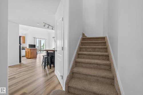 #430 3425 19 St Nw, Edmonton, AB - Indoor Photo Showing Other Room