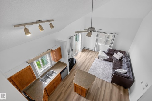 #430 3425 19 St Nw, Edmonton, AB - Indoor Photo Showing Other Room