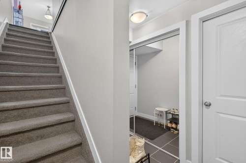 5922 Mullen Way Nw, Edmonton, AB - Indoor Photo Showing Other Room