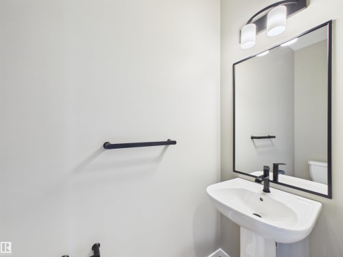 1098 Mcleod Avenue, Spruce Grove, AB - Indoor Photo Showing Bathroom