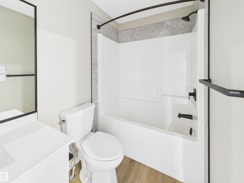 1098 Mcleod Avenue, Spruce Grove, AB - Indoor Photo Showing Bathroom