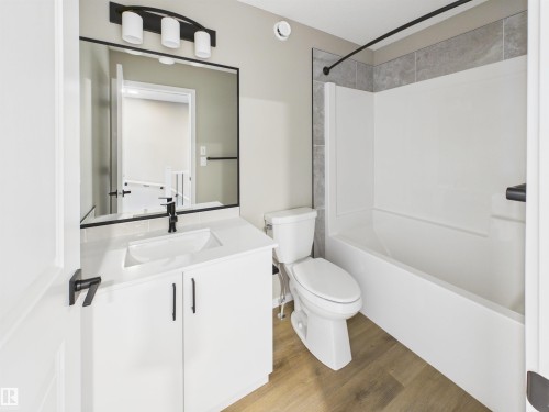 1098 Mcleod Avenue, Spruce Grove, AB - Indoor Photo Showing Bathroom