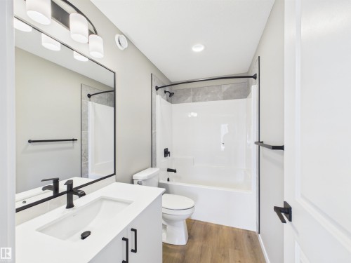 1098 Mcleod Avenue, Spruce Grove, AB - Indoor Photo Showing Bathroom