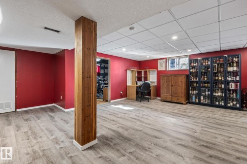 9513 81 Street Nw, Edmonton, AB - Indoor Photo Showing Other Room