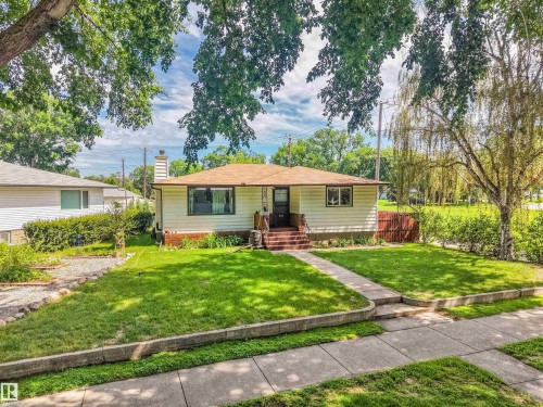 9513 81 Street Nw, Edmonton, AB - Outdoor