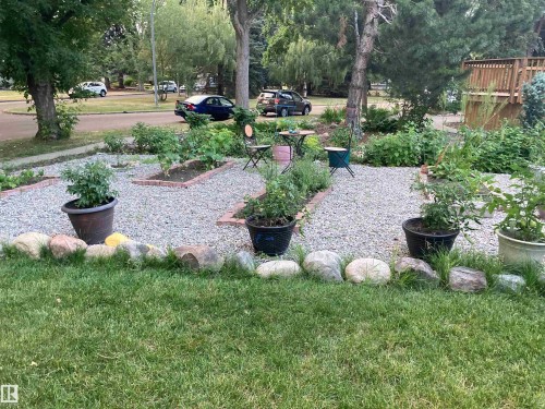 9513 81 Street Nw, Edmonton, AB - Outdoor