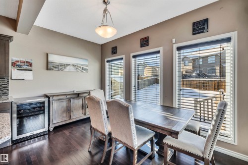 1539 Chapman Way Sw, Edmonton, AB - Indoor Photo Showing Dining Room