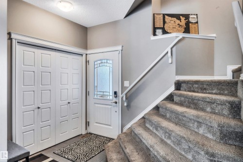 1539 Chapman Way Sw, Edmonton, AB - Indoor Photo Showing Other Room